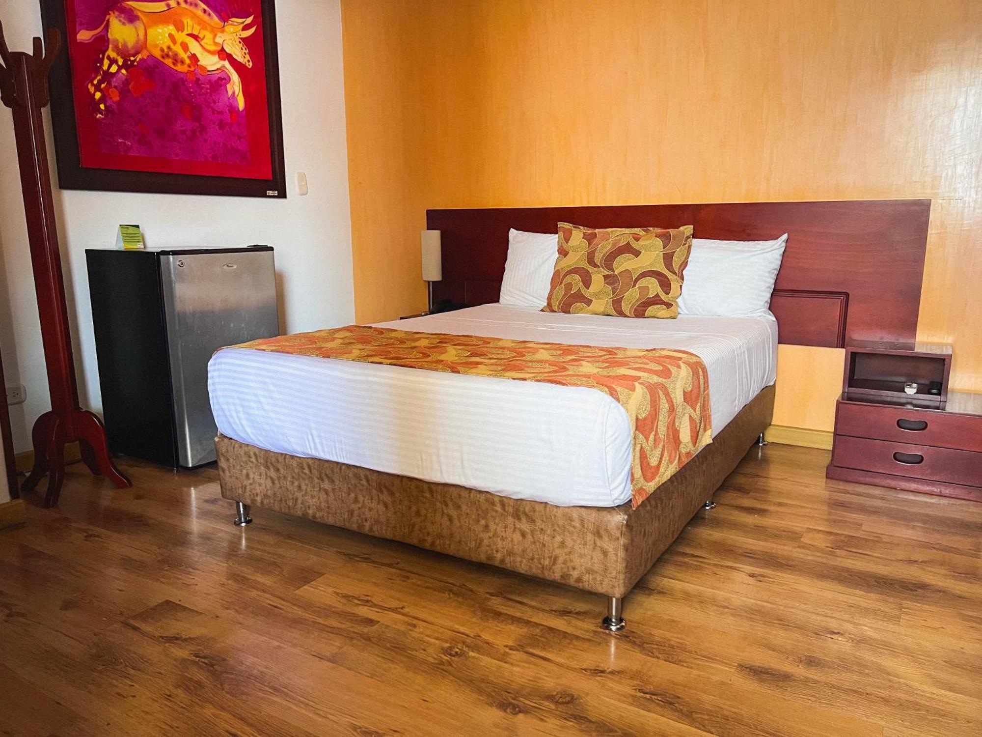 Hotel Luxor بيريرا المظهر الخارجي الصورة